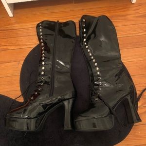 Woman's Black Heel Boots Size 6